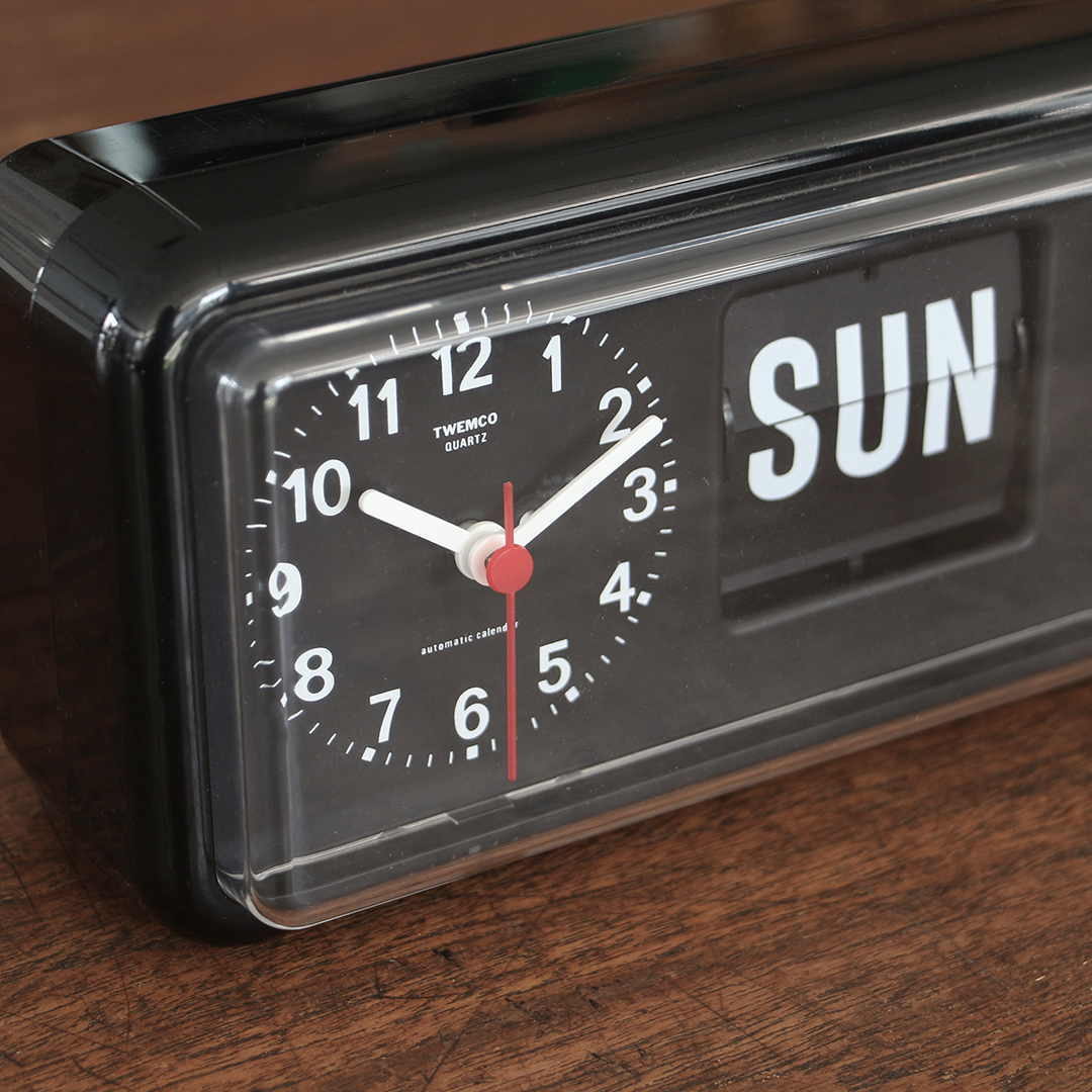 フリップカレンダー付き時計 フルオートマチック式 壁掛け時計 置き時計 Twemco Calendar Clock BQ-38 Black トゥエンコ  カレンダークロック BQ-38 ブラック | インテリアショップ Northern Line